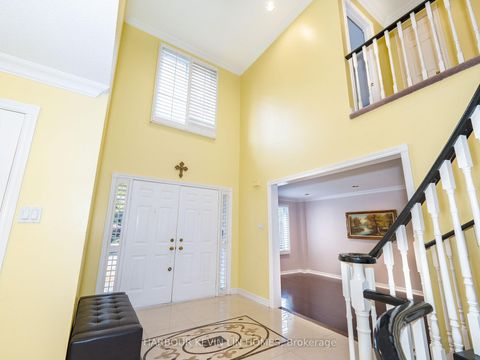 Photo 10 at 25 Pearl Gate Court, Doncrest, Richmond Hill