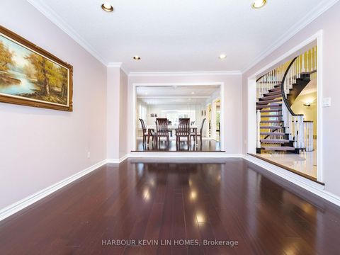 Photo 15 at 25 Pearl Gate Court, Doncrest, Richmond Hill