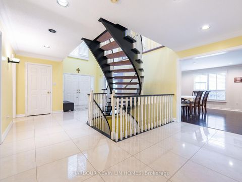 Photo 17 at 25 Pearl Gate Court, Doncrest, Richmond Hill