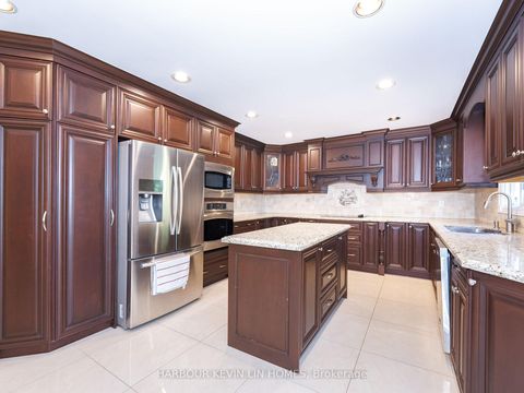 Photo 23 at 25 Pearl Gate Court, Doncrest, Richmond Hill