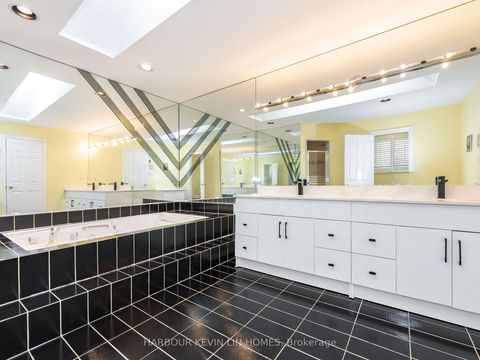 Photo 32 at 25 Pearl Gate Court, Doncrest, Richmond Hill