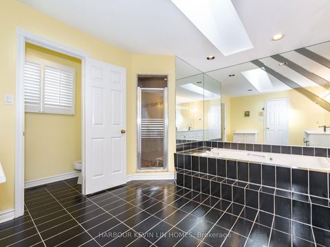 Photo 33 at 25 Pearl Gate Court, Doncrest, Richmond Hill