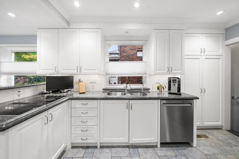 Photo 13 at 70 Bessborough Drive, Leaside, Toronto