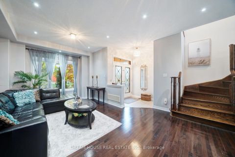 Photo 4 at 20 Heather Drive, Oak Ridges, Richmond Hill Photo 4 at 20 Heather Drive, Oak Ridges, Richmond Hill