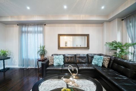 Photo 5 at 20 Heather Drive, Oak Ridges, Richmond Hill