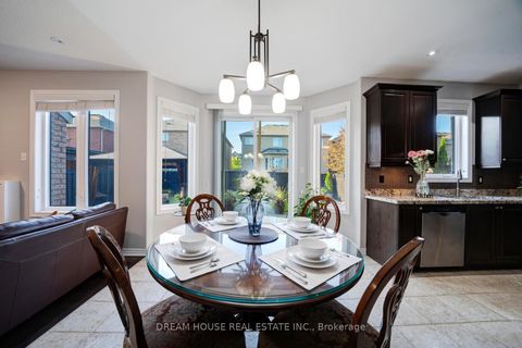 Photo 7 at 20 Heather Drive, Oak Ridges, Richmond Hill