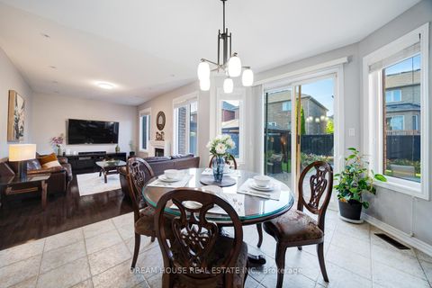 Photo 10 at 20 Heather Drive, Oak Ridges, Richmond Hill