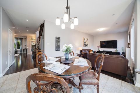 Photo 11 at 20 Heather Drive, Oak Ridges, Richmond Hill