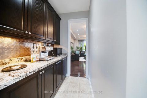 Photo 15 at 20 Heather Drive, Oak Ridges, Richmond Hill