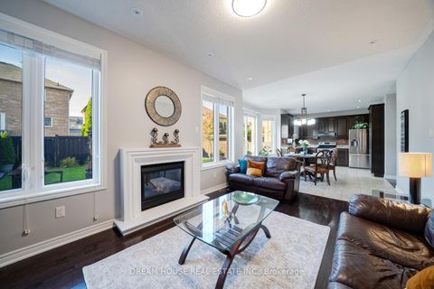 Photo 18 at 20 Heather Drive, Oak Ridges, Richmond Hill
