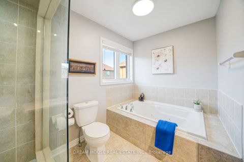 Photo 23 at 20 Heather Drive, Oak Ridges, Richmond Hill