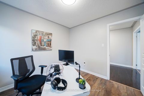 Photo 27 at 20 Heather Drive, Oak Ridges, Richmond Hill