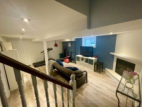 Photo 23 at 1 Elmlea Avenue, Humber Heights, Toronto