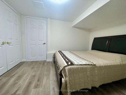 Photo 25 at 1 Elmlea Avenue, Humber Heights, Toronto