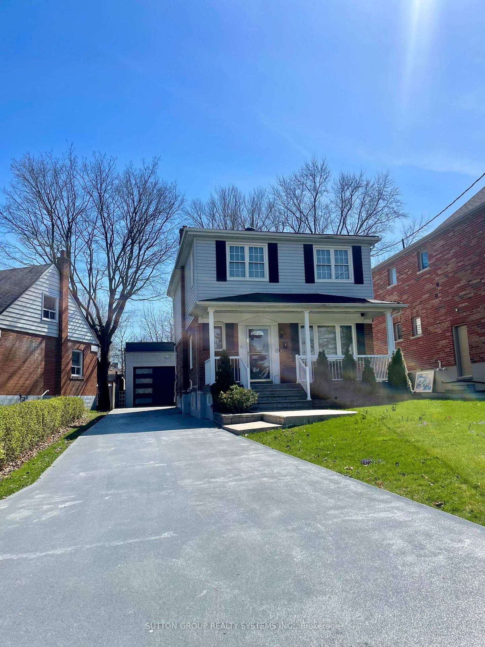 1 Elmlea Avenue, Humber Heights, Toronto 