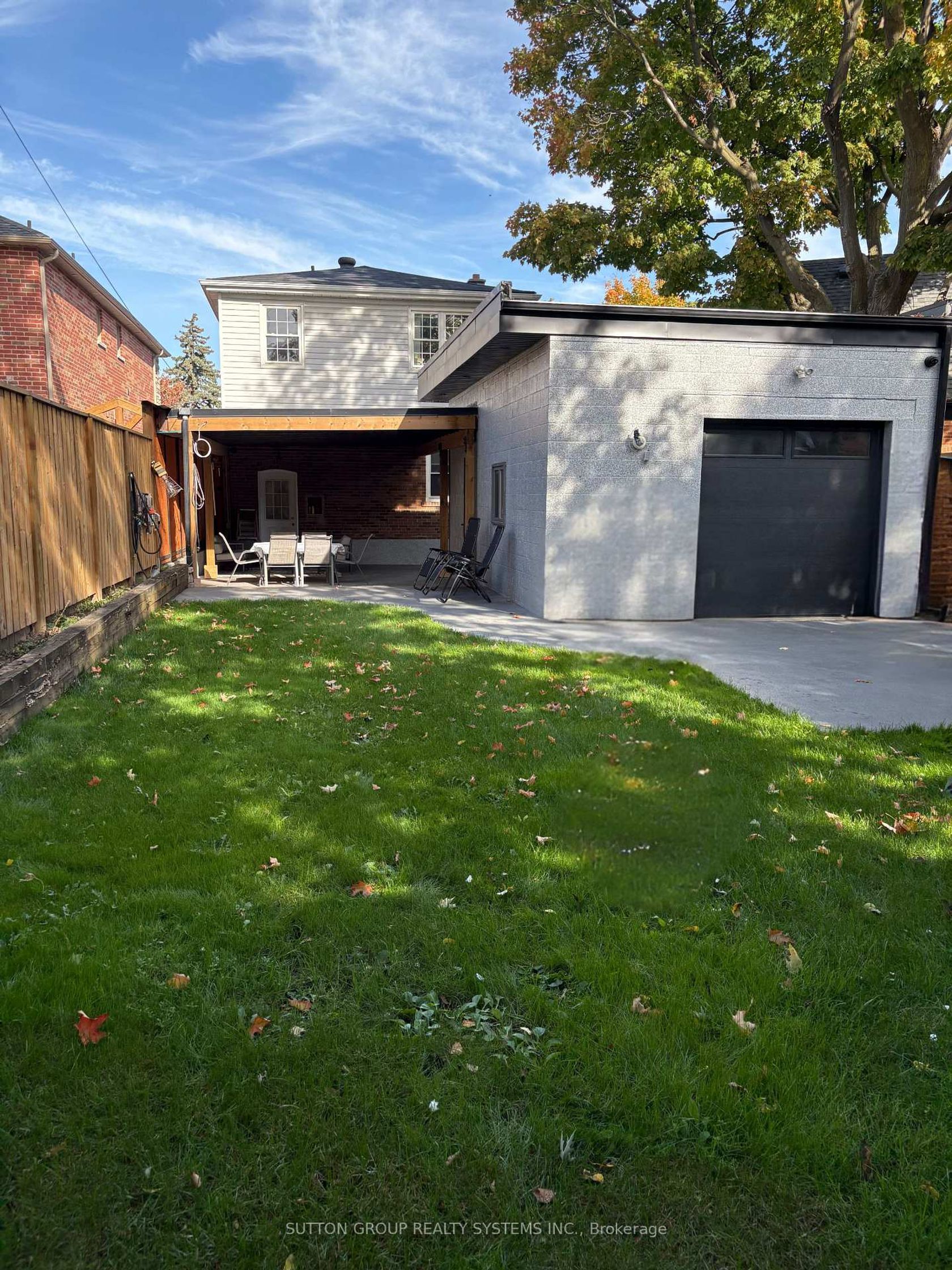 Photo 3 at 1 Elmlea Avenue, Humber Heights, Toronto Photo 3 at 1 Elmlea Avenue, Humber Heights, Toronto
