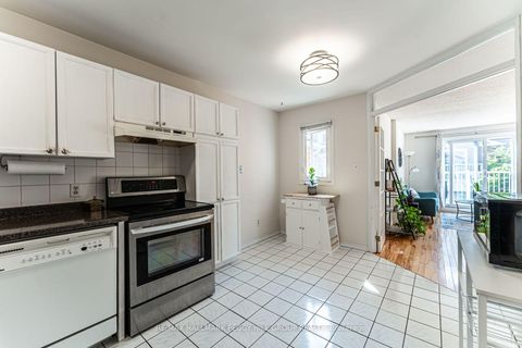 Photo 5 at 52 - 508 Essa Road, Holly, Barrie Photo 5 at 52 - 508 Essa Road, Holly, Barrie