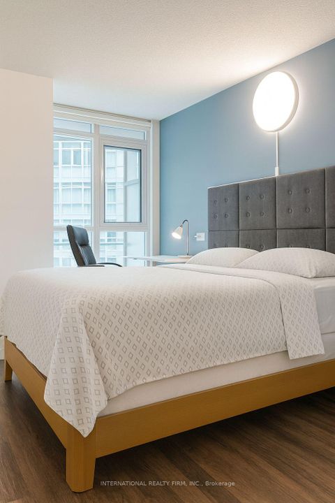 Photo 4 at 151 Dan Leckie Way, Waterfront Communities C1, Toronto