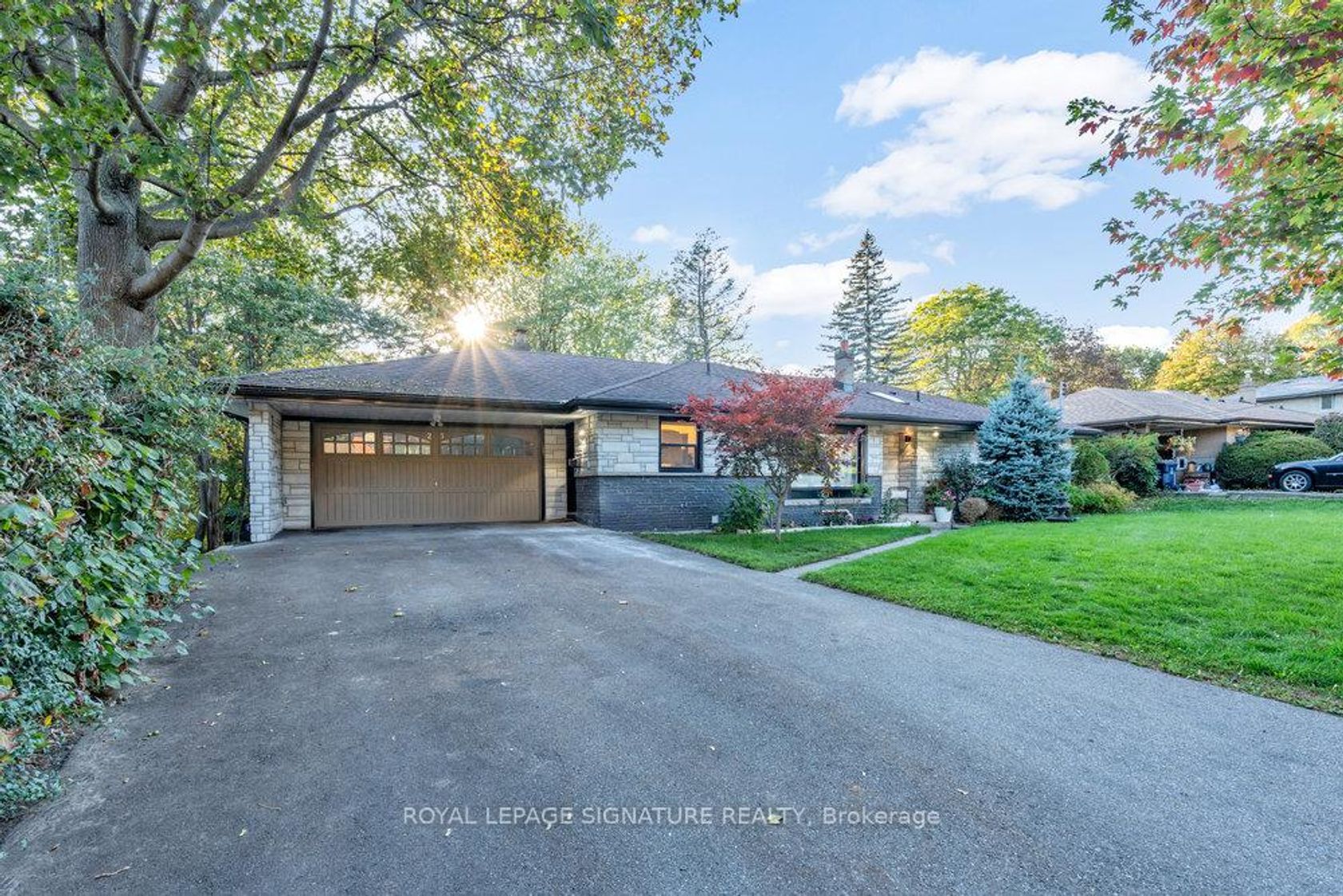 Photo 2 at 23 Burnview Crescent, Woburn, Toronto Photo 2 at 23 Burnview Crescent, Woburn, Toronto
