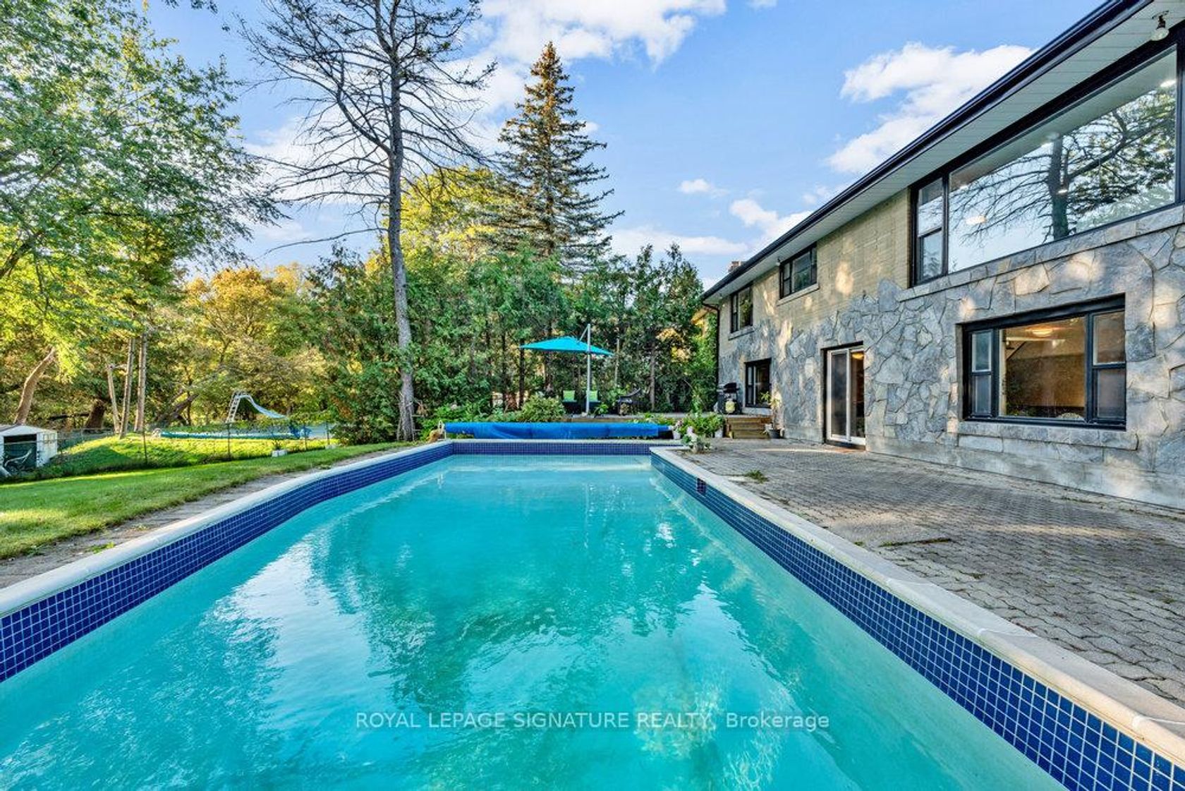 Photo 3 at 23 Burnview Crescent, Woburn, Toronto Photo 3 at 23 Burnview Crescent, Woburn, Toronto