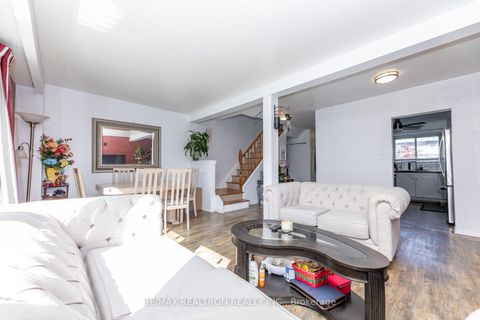 Photo 5 at 7 - 925 Bayly Street, West Shore, Pickering