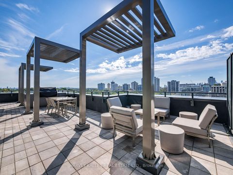Photo 8 at PH1 - 8 Manor Road W, Eglinton, Toronto