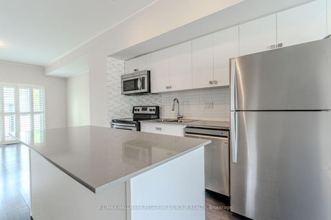 Photo 2 at 14 - 369 Essa Road, Ardagh, Barrie
