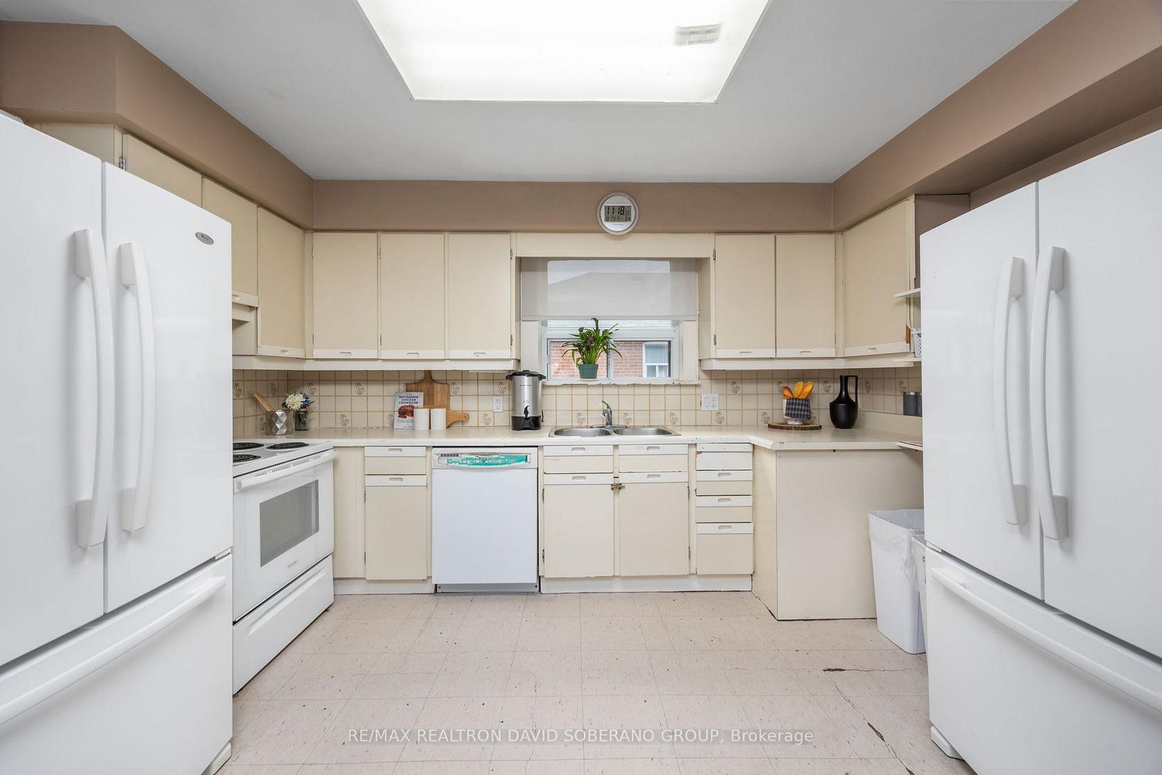Photo 12 at 89 Allingham Gardens, Clanton Park, Toronto Photo 12 at 89 Allingham Gardens, Clanton Park, Toronto