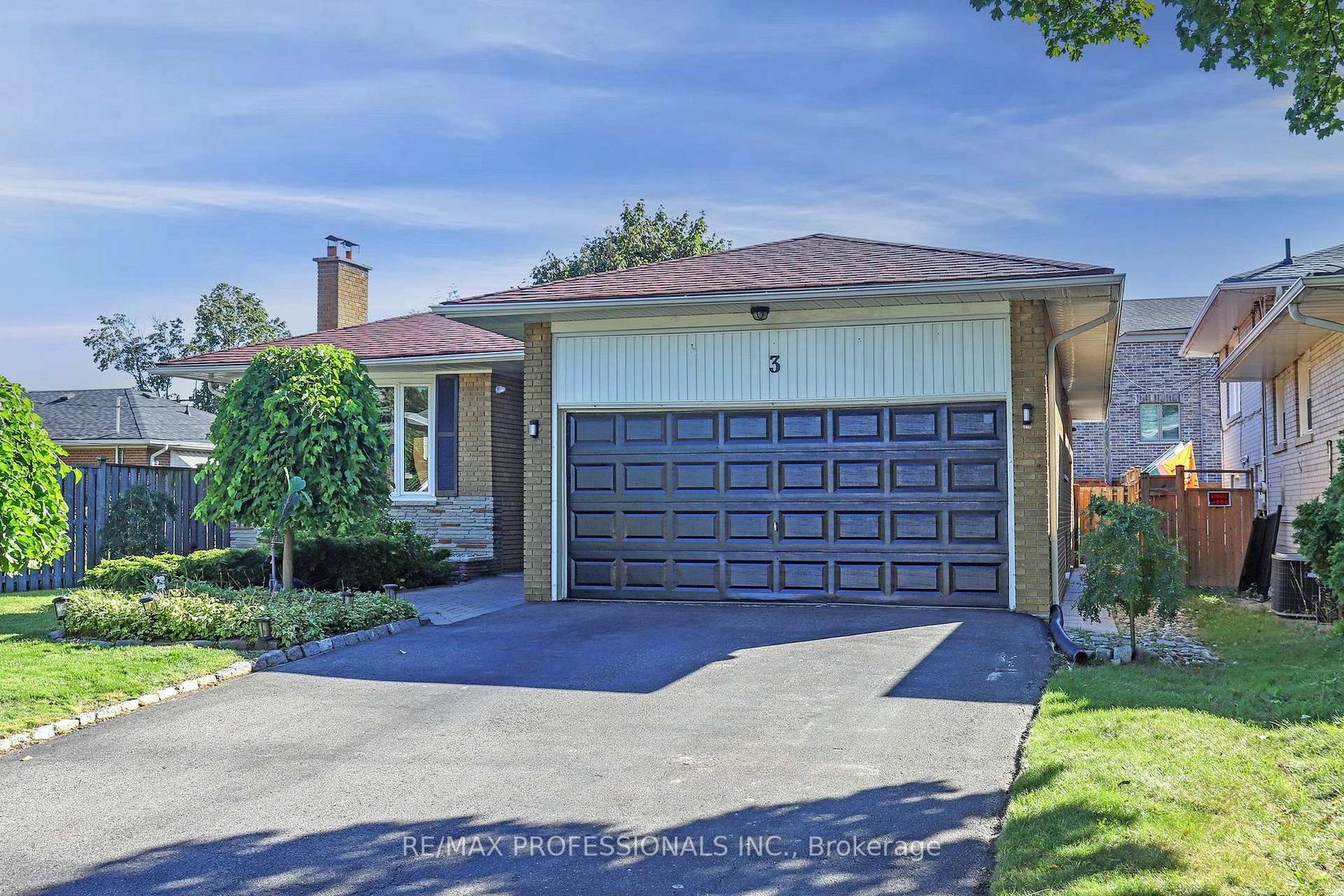 Photo 1 at 3 Hartsdale Drive, Richview, Toronto Photo 1 at 3 Hartsdale Drive, Richview, Toronto