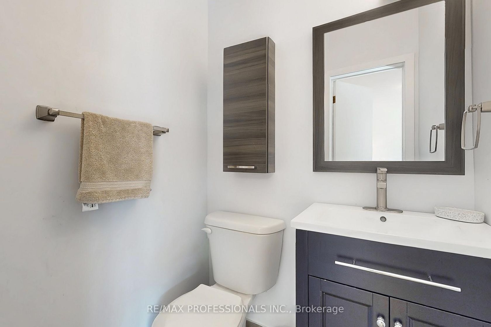 Photo 18 at 3 Hartsdale Drive, Richview, Toronto Photo 18 at 3 Hartsdale Drive, Richview, Toronto