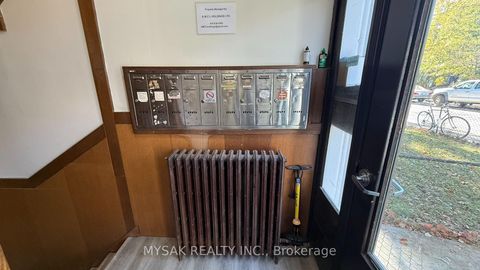 Photo 5 at 449 Crawford Street, Little Italy, Toronto Photo 5 at 449 Crawford Street, Little Italy, Toronto