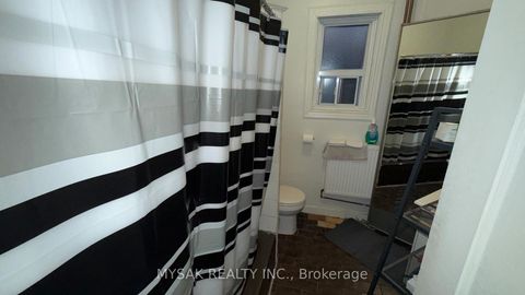 Photo 8 at 449 Crawford Street, Little Italy, Toronto Photo 8 at 449 Crawford Street, Little Italy, Toronto