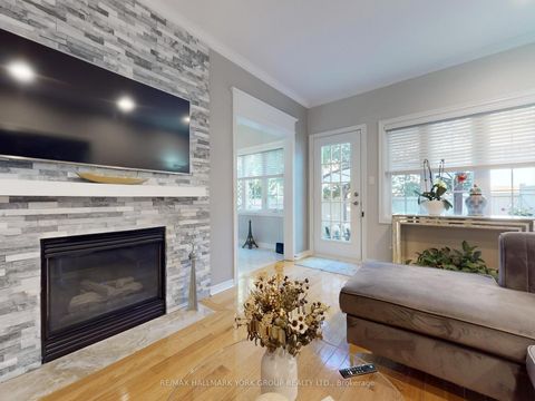 Photo 5 at 67 - 190 Harding Boulevard W, North Richvale, Richmond Hill