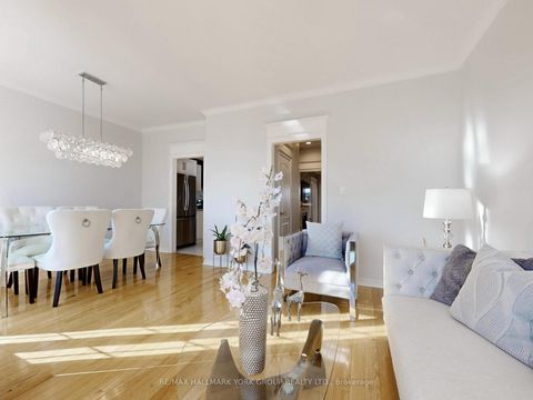 Photo 8 at 67 - 190 Harding Boulevard W, North Richvale, Richmond Hill