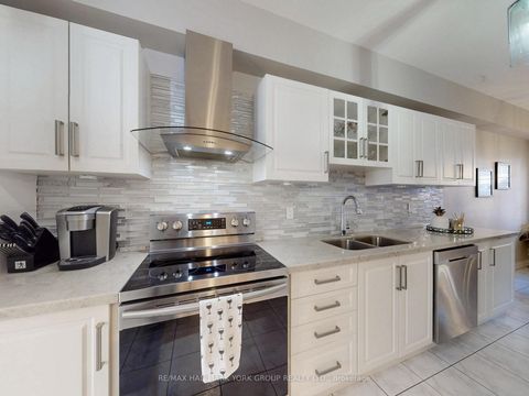 Photo 12 at 67 - 190 Harding Boulevard W, North Richvale, Richmond Hill