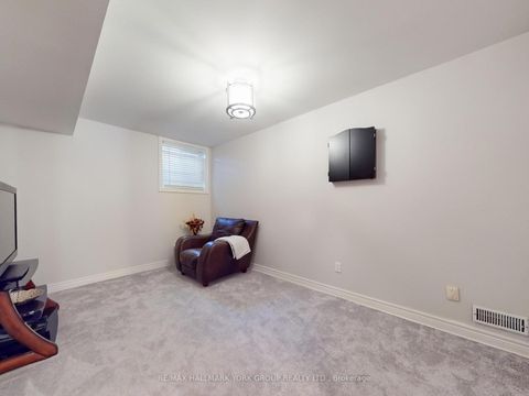 Photo 36 at 67 - 190 Harding Boulevard W, North Richvale, Richmond Hill