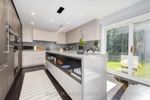 Photo 16 at 14038 Bayview Avenue, Aurora Estates, Aurora