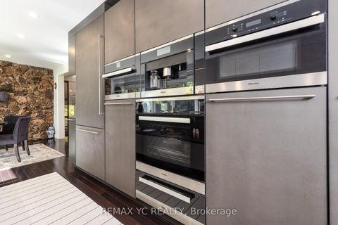 Photo 17 at 14038 Bayview Avenue, Aurora Estates, Aurora