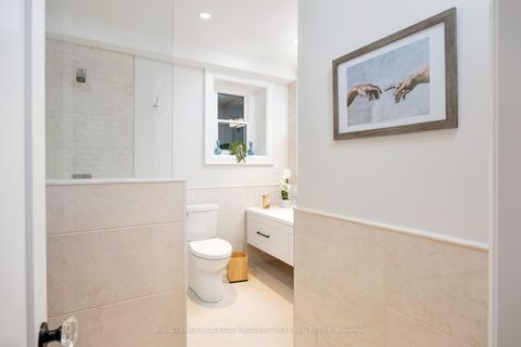 Photo 24 at 26 Mcmaster Avenue, Casa Loma, Toronto
