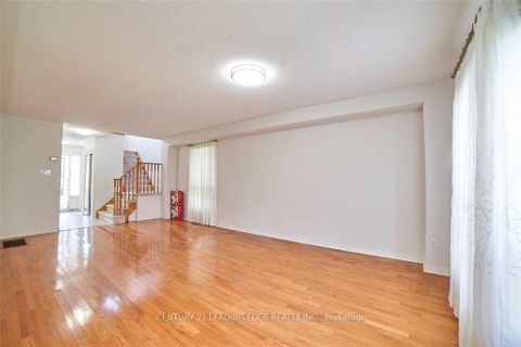 Photo 4 at 16 Windom Road, Flemingdon Park, Toronto