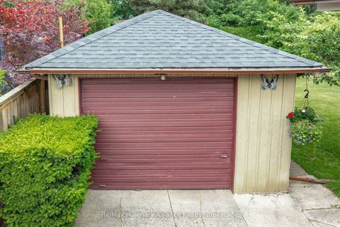 Photo 4 at 543 Pinegrove Road, WO West, Oakville