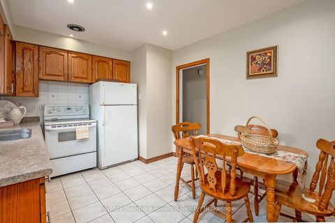 Photo 10 at 543 Pinegrove Road, WO West, Oakville