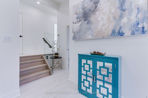 Photo 7 at 25 Knowles Crescent, Aurora Highlands, Aurora