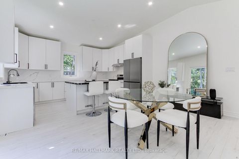 Photo 14 at 25 Knowles Crescent, Aurora Highlands, Aurora