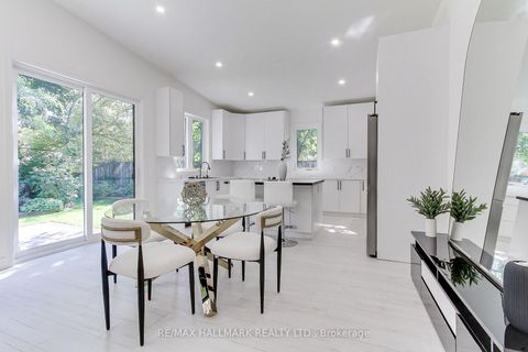 Photo 15 at 25 Knowles Crescent, Aurora Highlands, Aurora