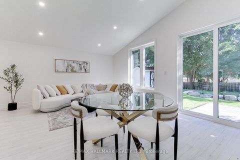 Photo 16 at 25 Knowles Crescent, Aurora Highlands, Aurora