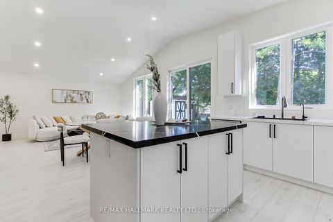 Photo 21 at 25 Knowles Crescent, Aurora Highlands, Aurora