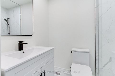 Photo 26 at 25 Knowles Crescent, Aurora Highlands, Aurora