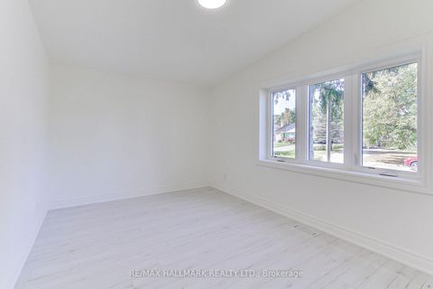 Photo 29 at 25 Knowles Crescent, Aurora Highlands, Aurora