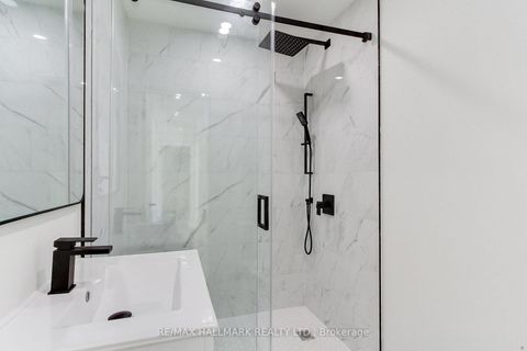 Photo 33 at 25 Knowles Crescent, Aurora Highlands, Aurora